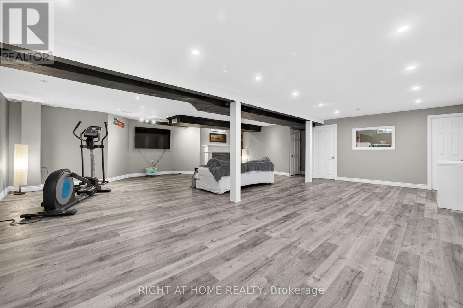 2005 OAK SPRINGS ROAD - 31