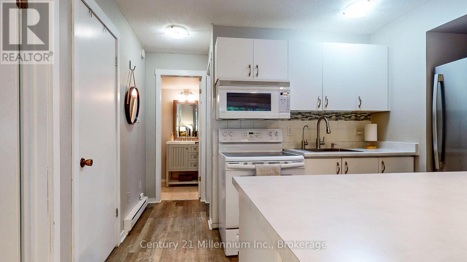 #98 23 DAWSON DRIVE - 20