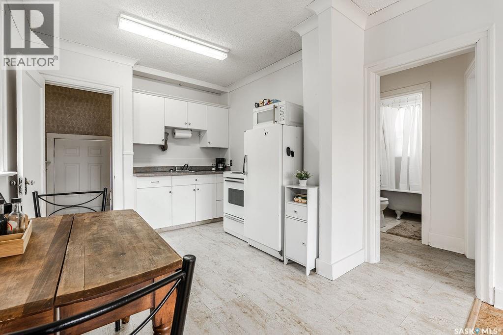1304 Broadway AVENUE - 7