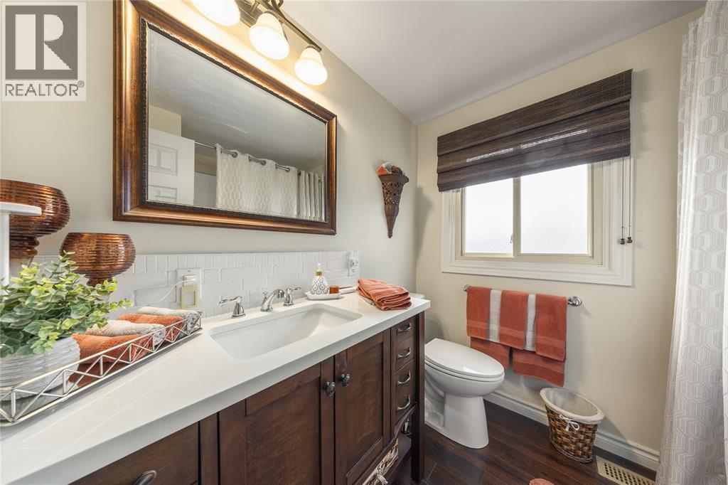 671 NELSON STREET - 20