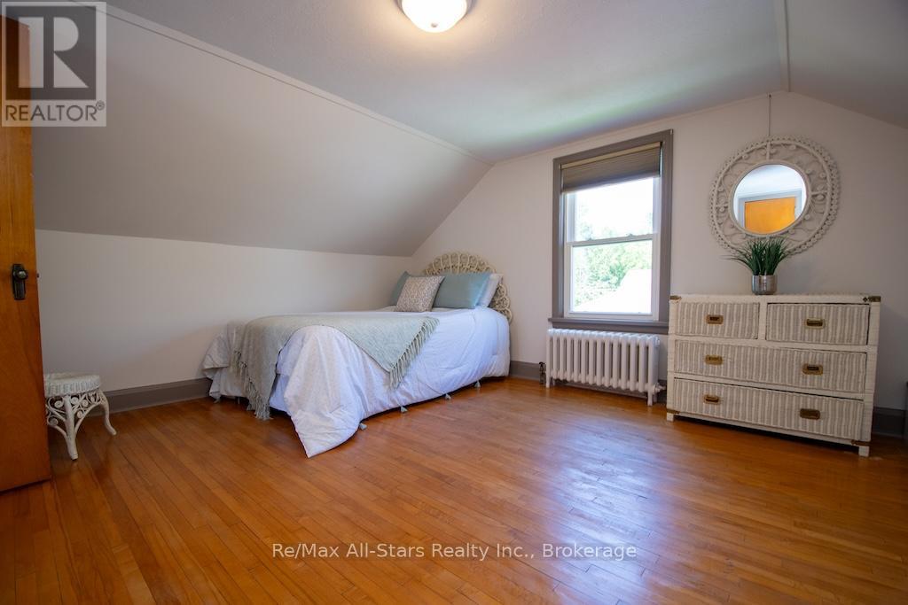 31 ADELAIDE STREET S - 24