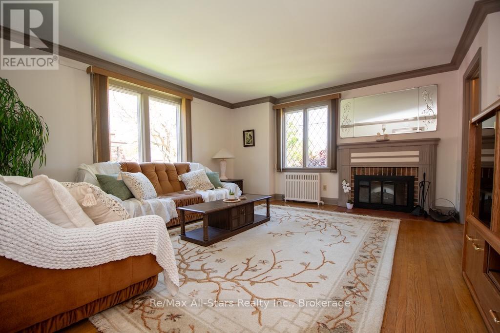 31 ADELAIDE STREET S - 6