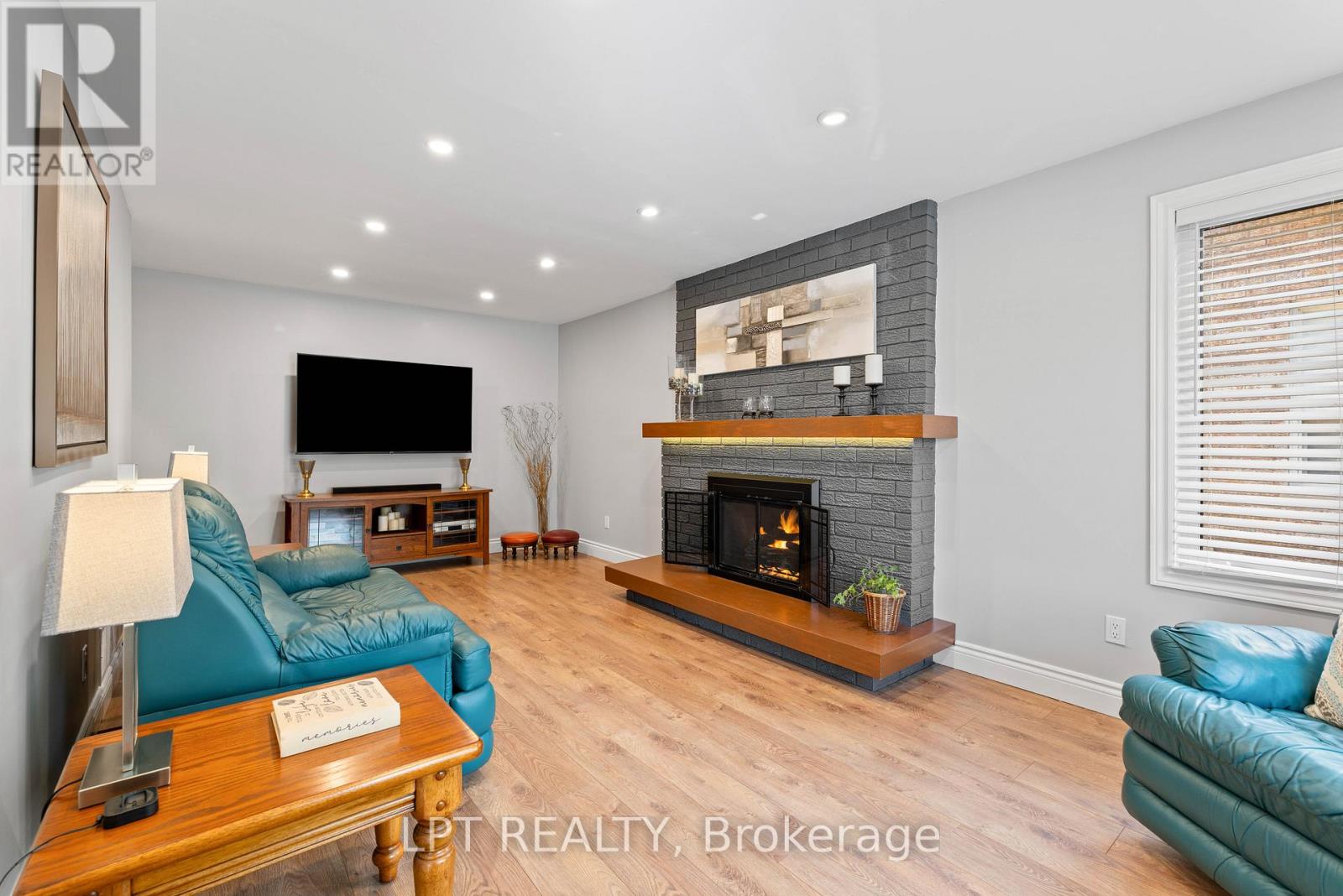 112 DORIS CRESCENT - 17