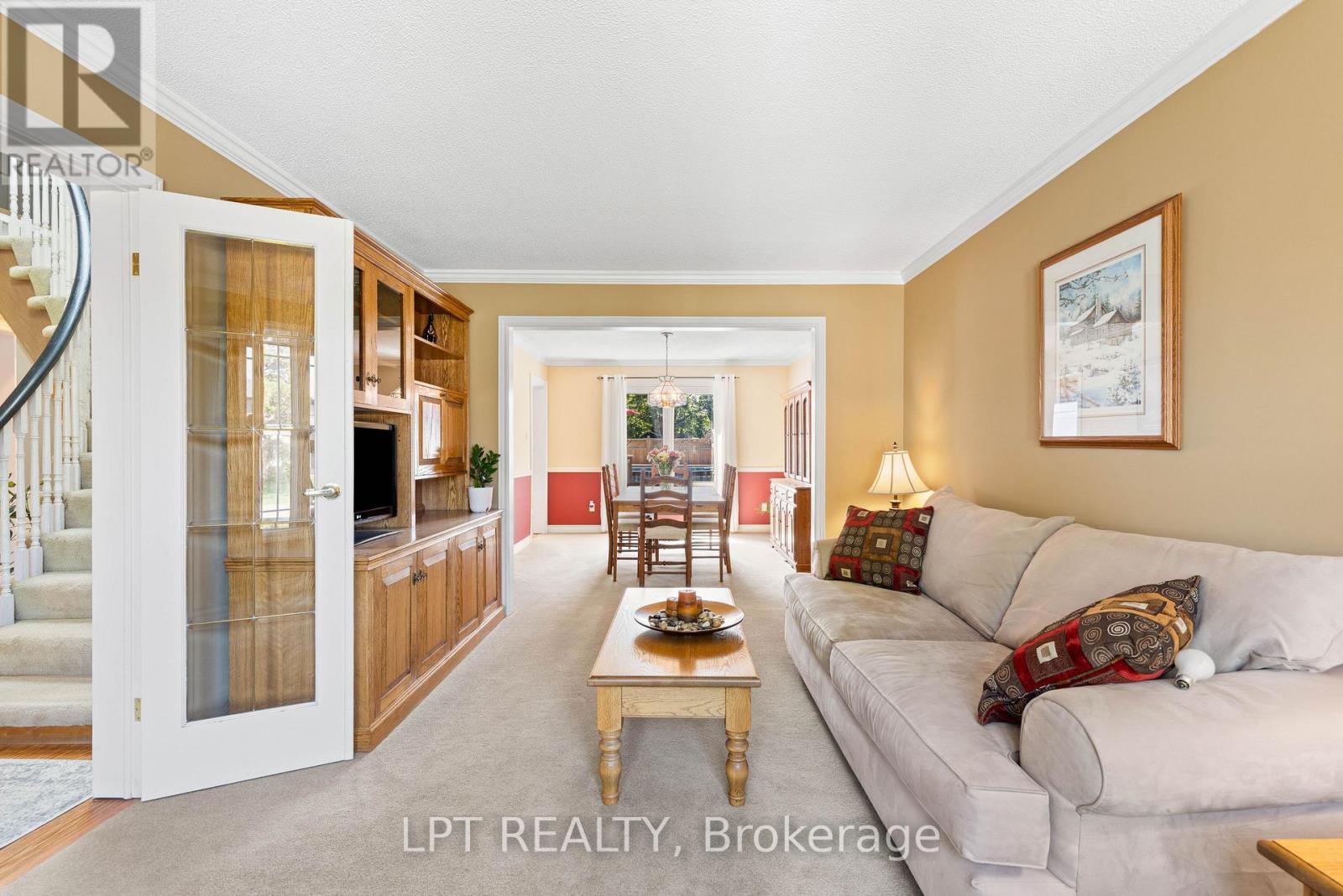 112 DORIS CRESCENT - 8
