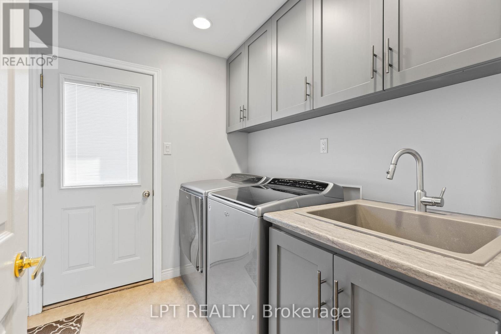 112 DORIS CRESCENT - 20