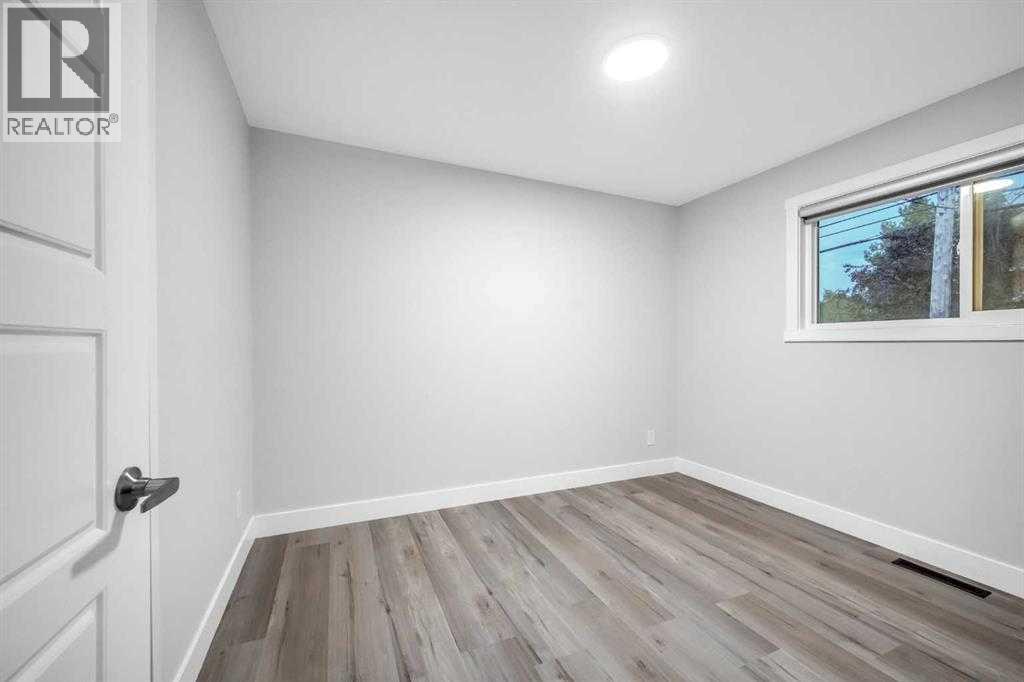 310 Wascana Crescent SE - 32