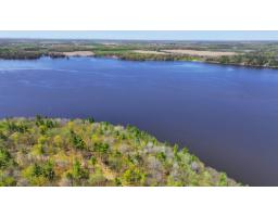 8 Ch. Harmony Bay, L Ile Du Grand Calumet, QC J0X1J0 Photo 10