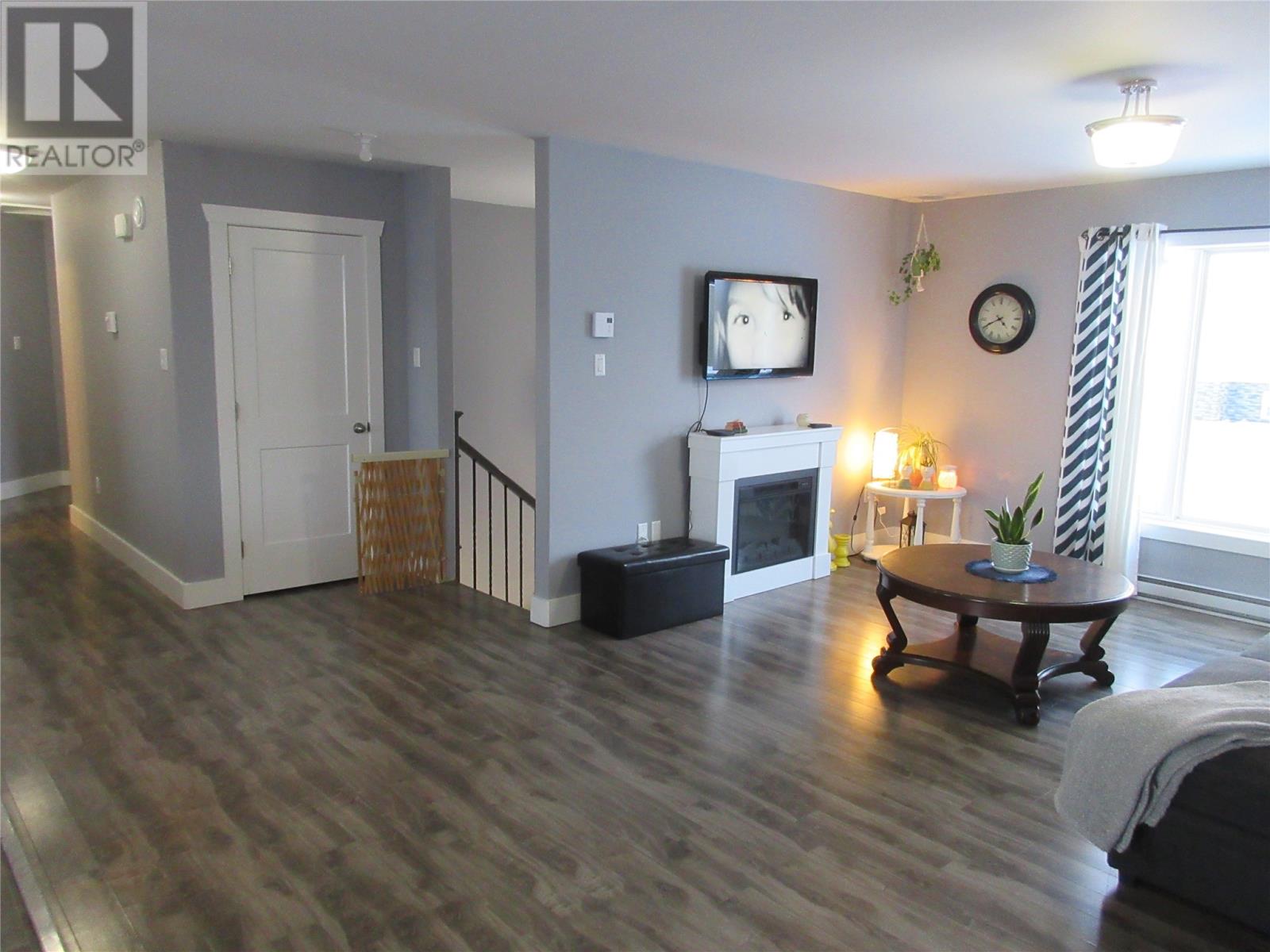15 McDonald Crescent - 13