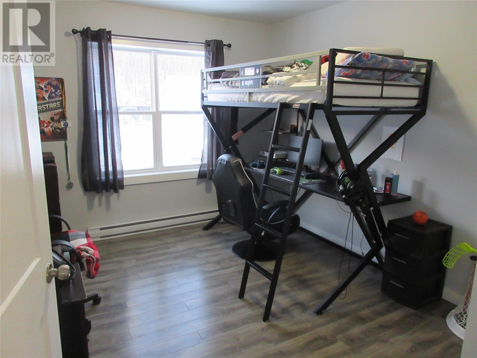 15 McDonald Crescent - 27