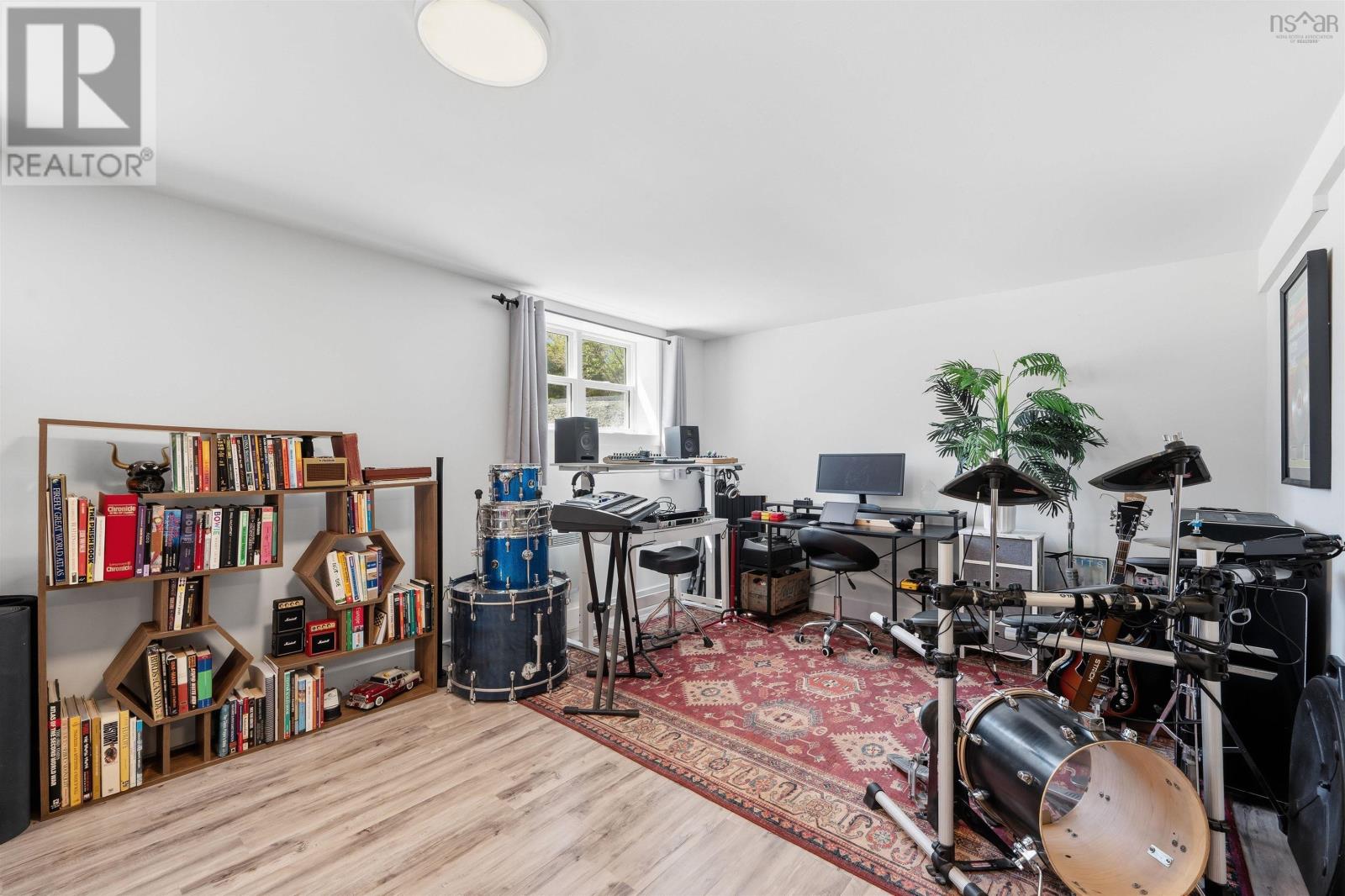 36 Cathy Road - 39