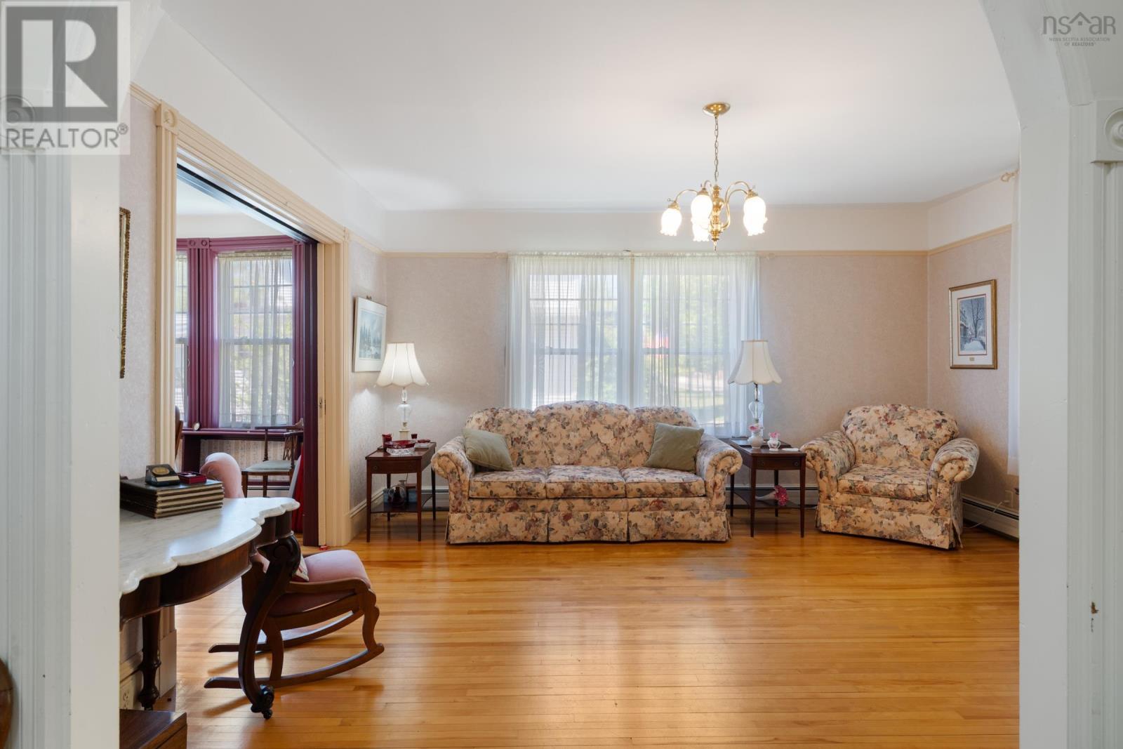 374 Main Street - 16