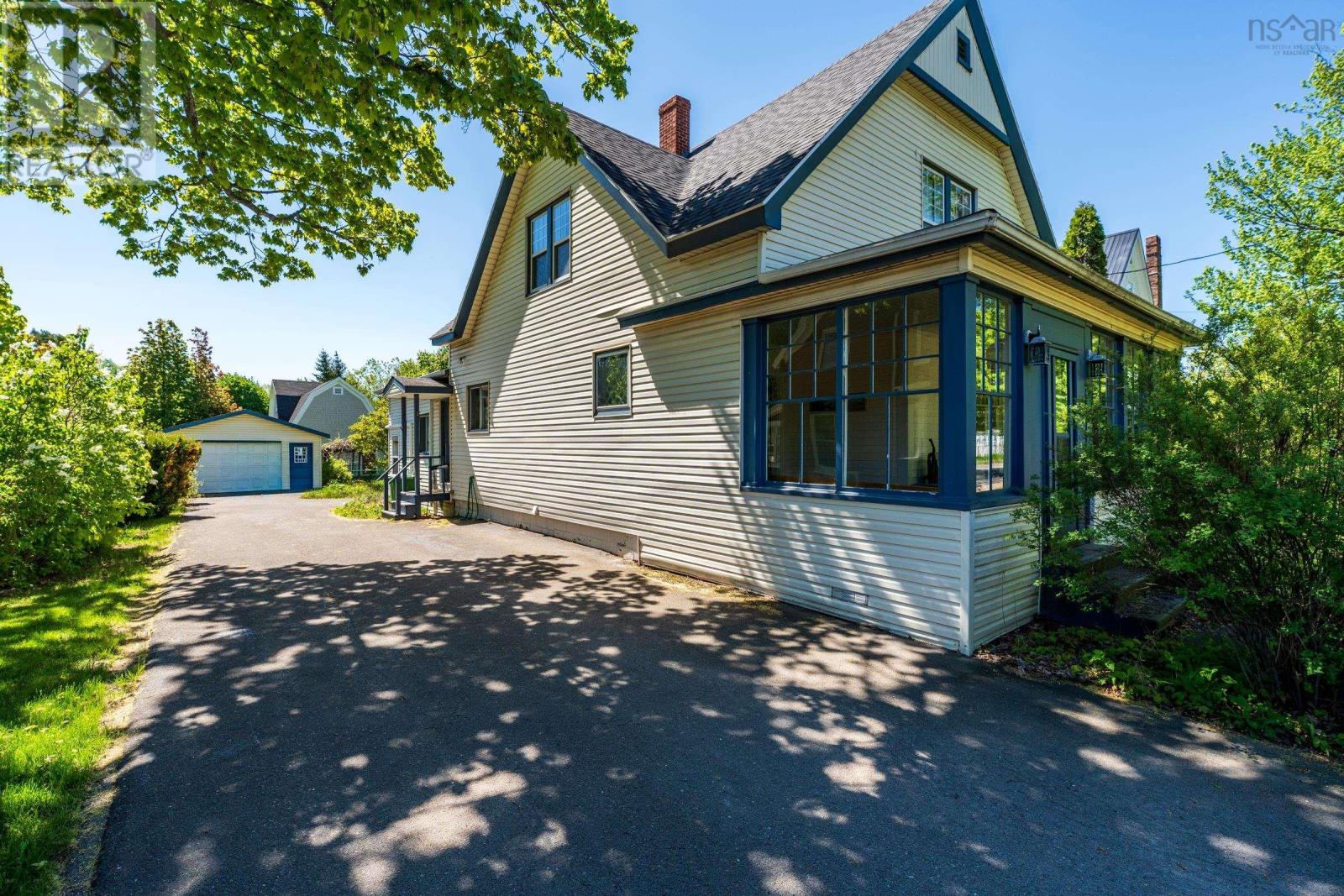 374 Main Street - Image 2