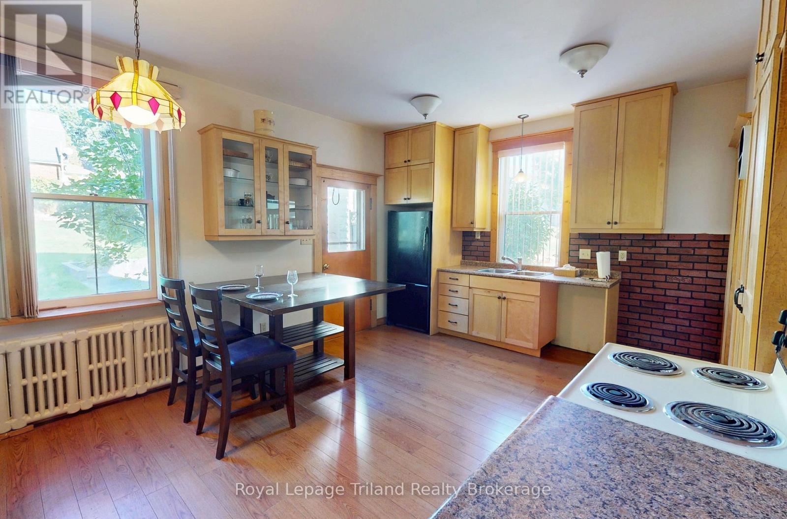 144 HURON STREET - 18