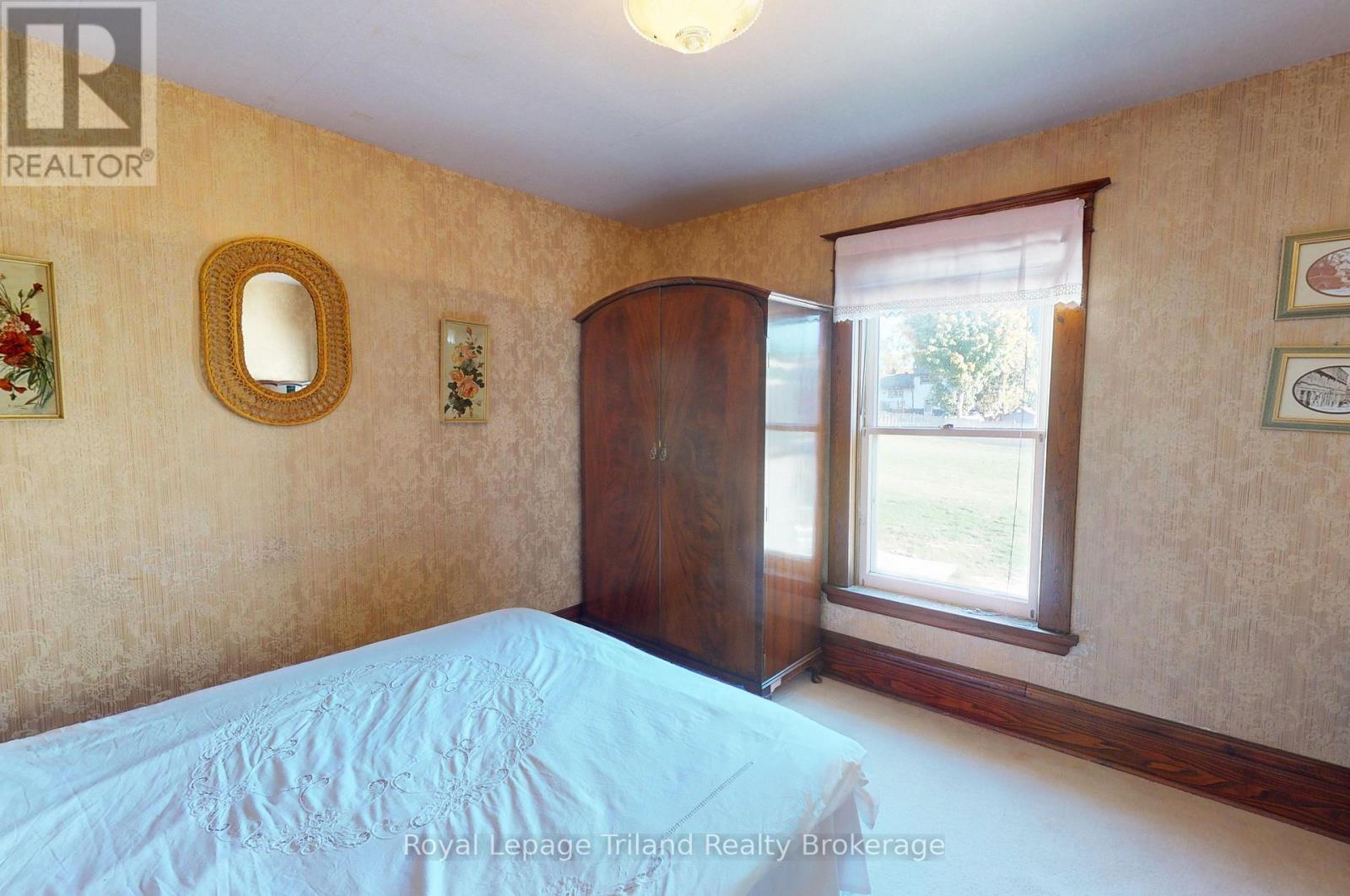 144 HURON STREET - 32