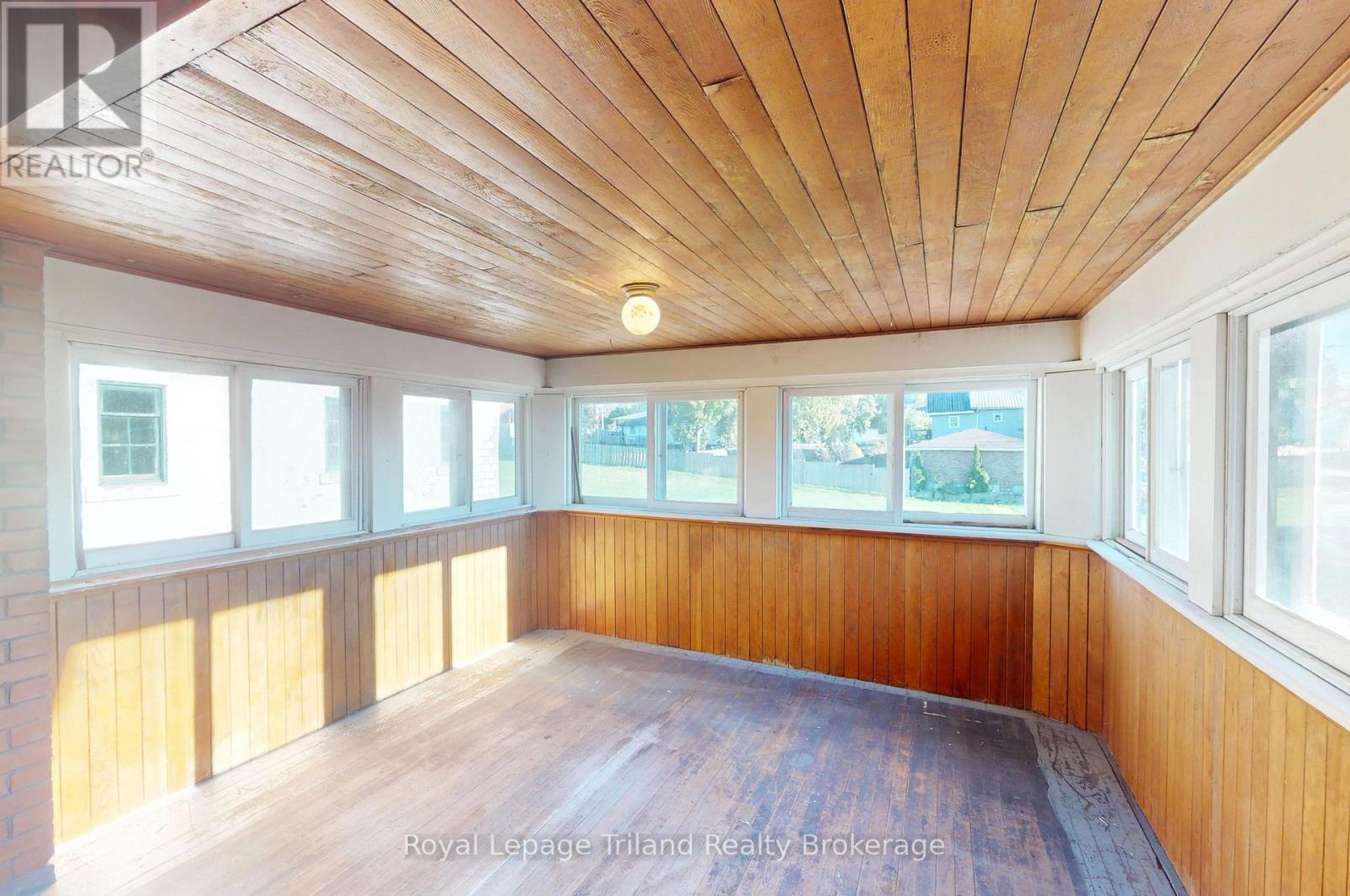 144 HURON STREET - 33
