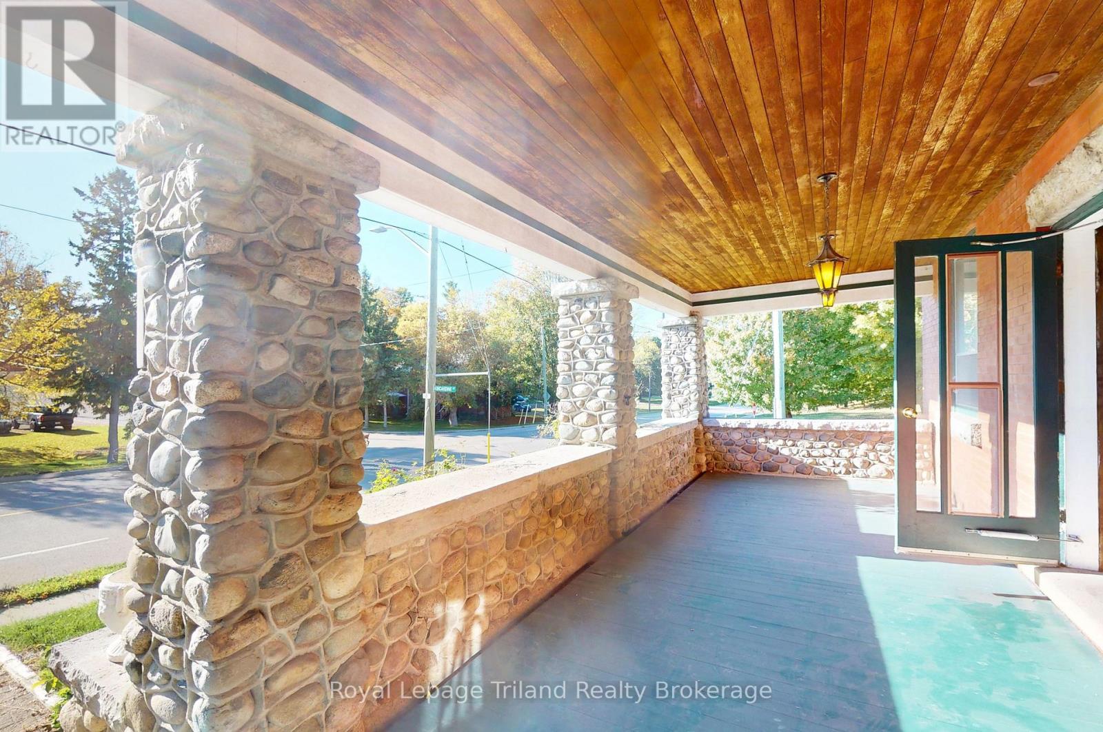144 HURON STREET - 8