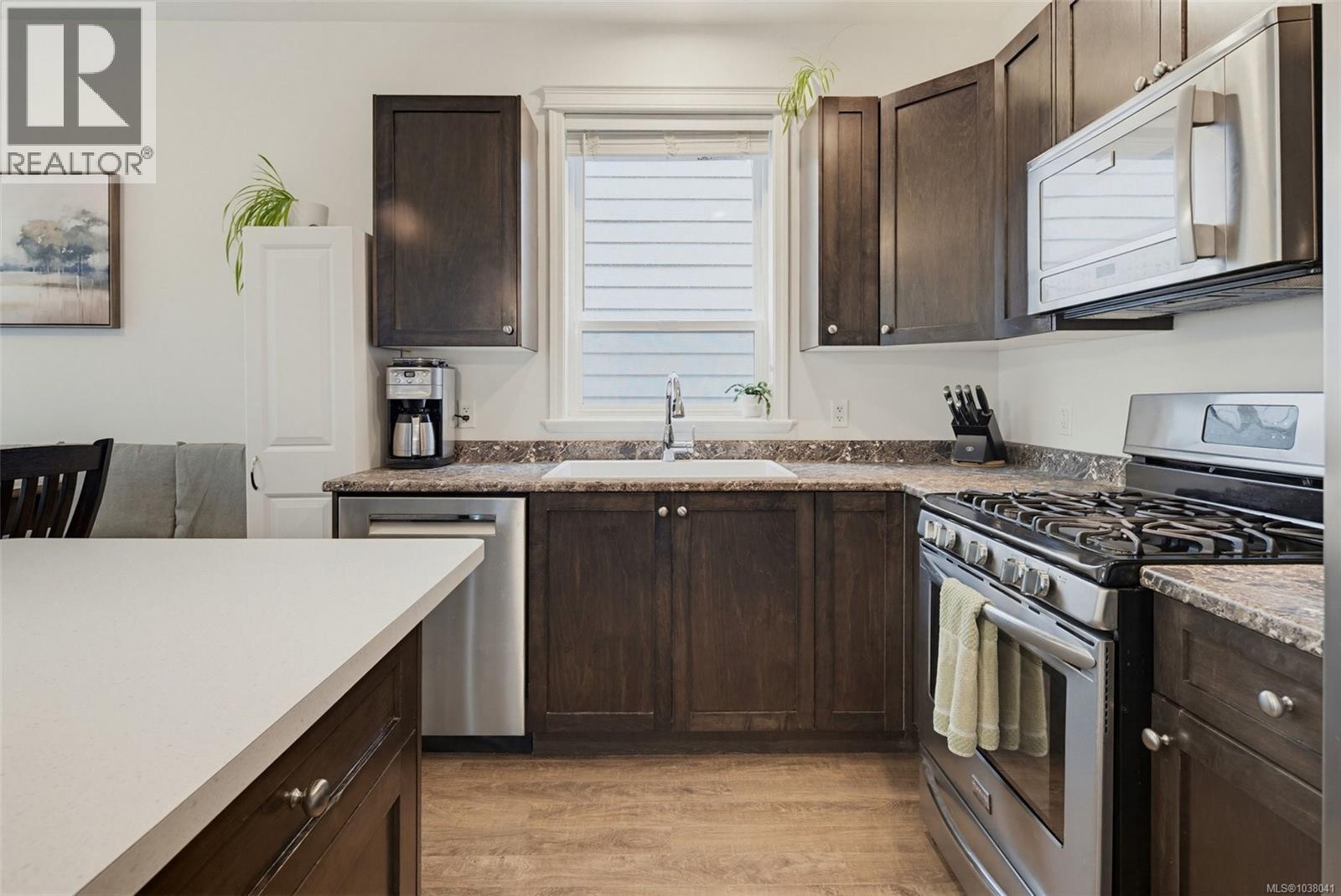 #118 2260 Maple Ave N - 16