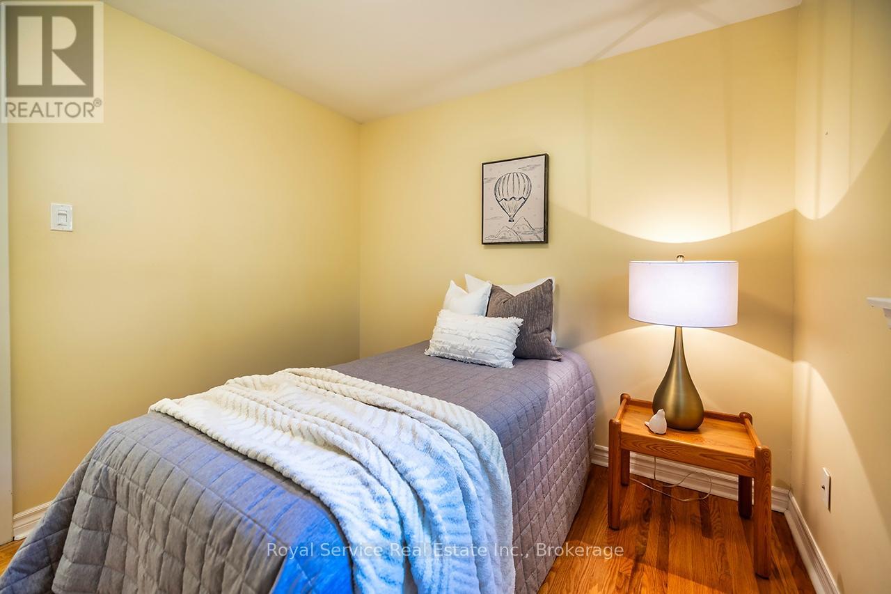 17 GORSEY SQUARE - 21