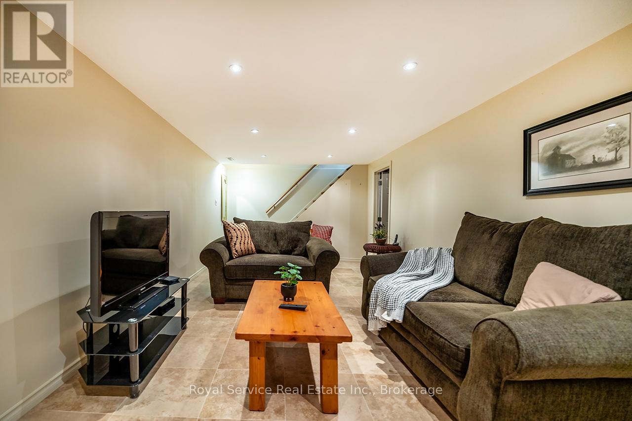 17 GORSEY SQUARE - 27