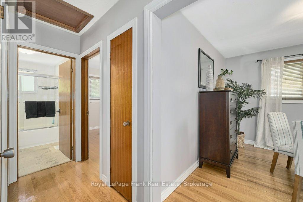 326 MARION AVENUE - 13