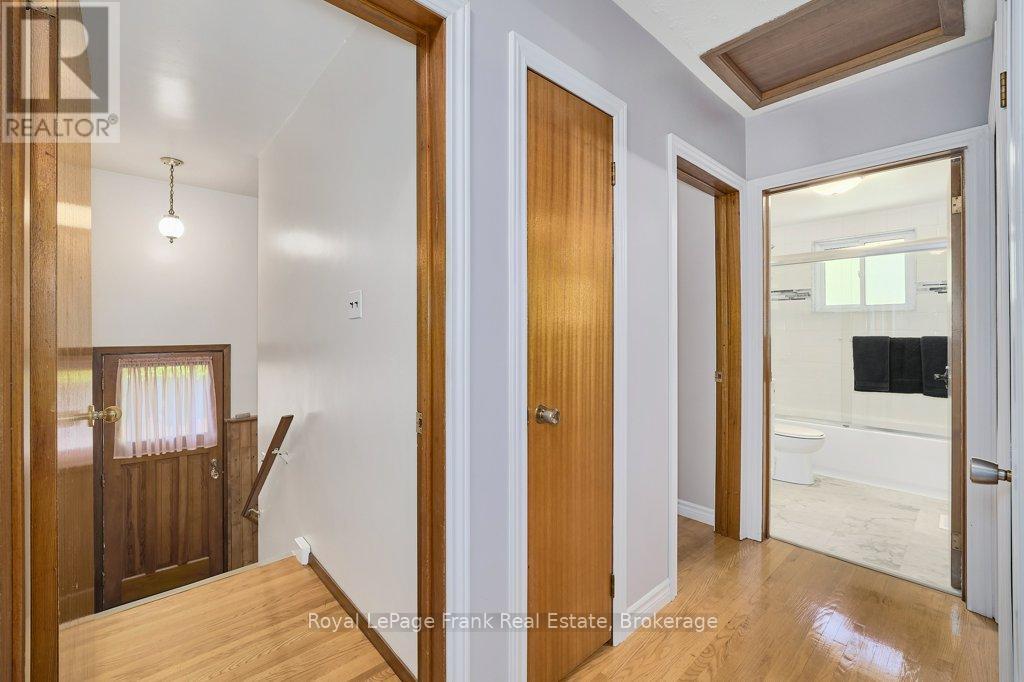 326 MARION AVENUE - 17
