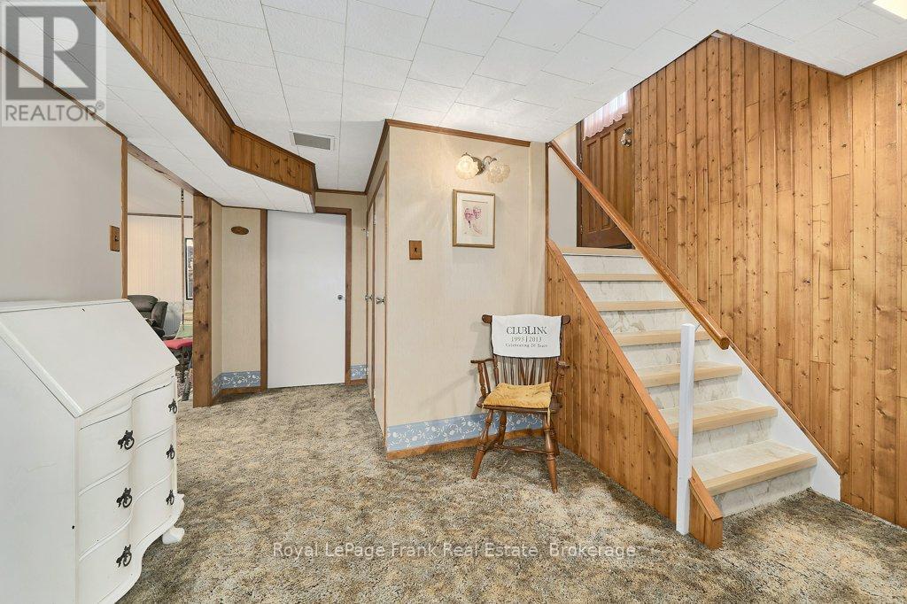 326 MARION AVENUE - 18