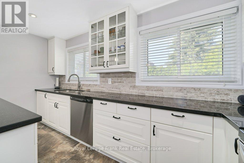 326 MARION AVENUE - 8
