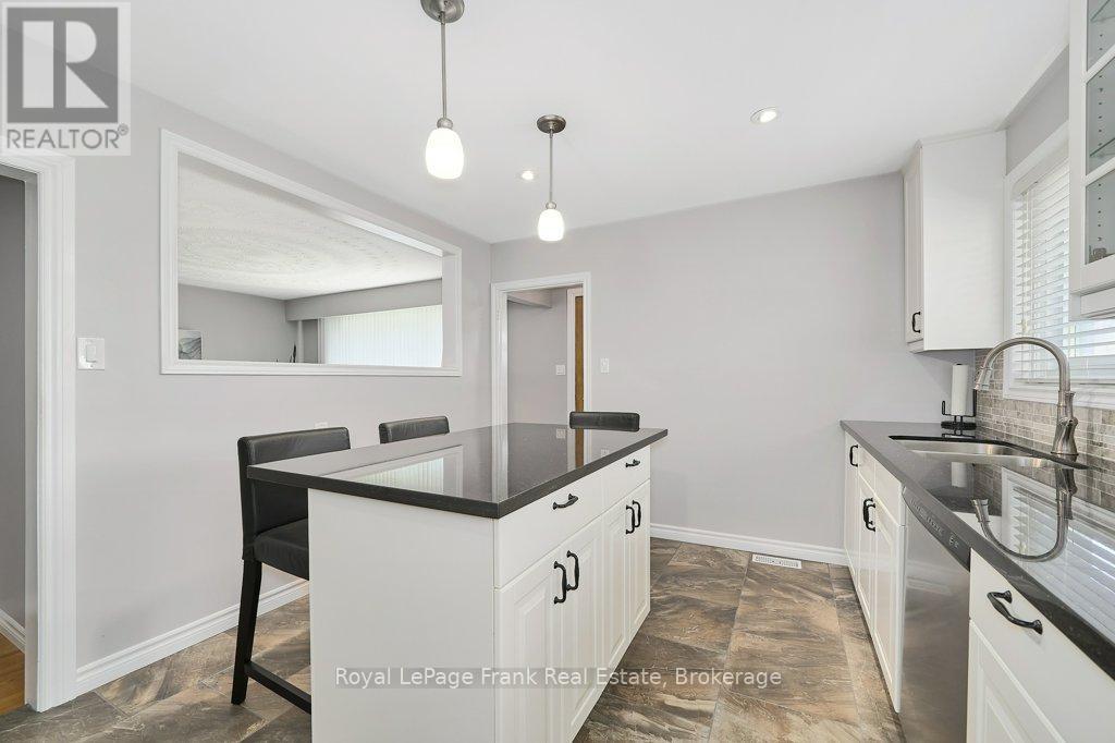 326 MARION AVENUE - 9
