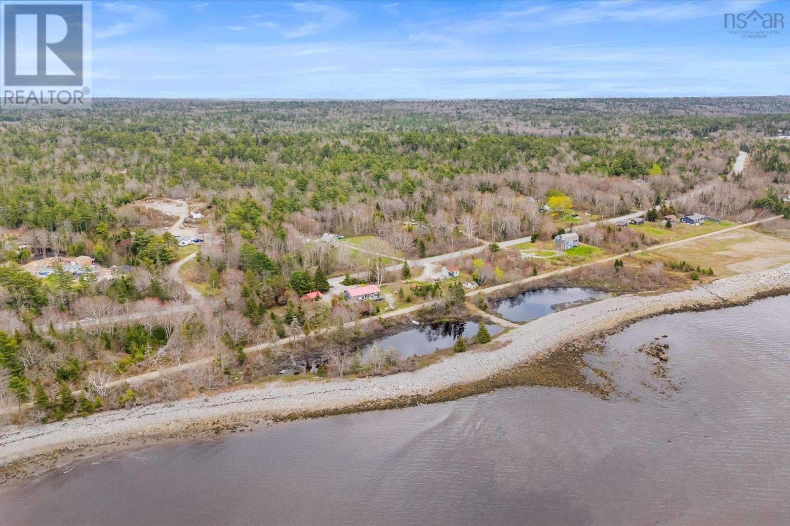 Property 12 of 40 of 5853 3 Highway