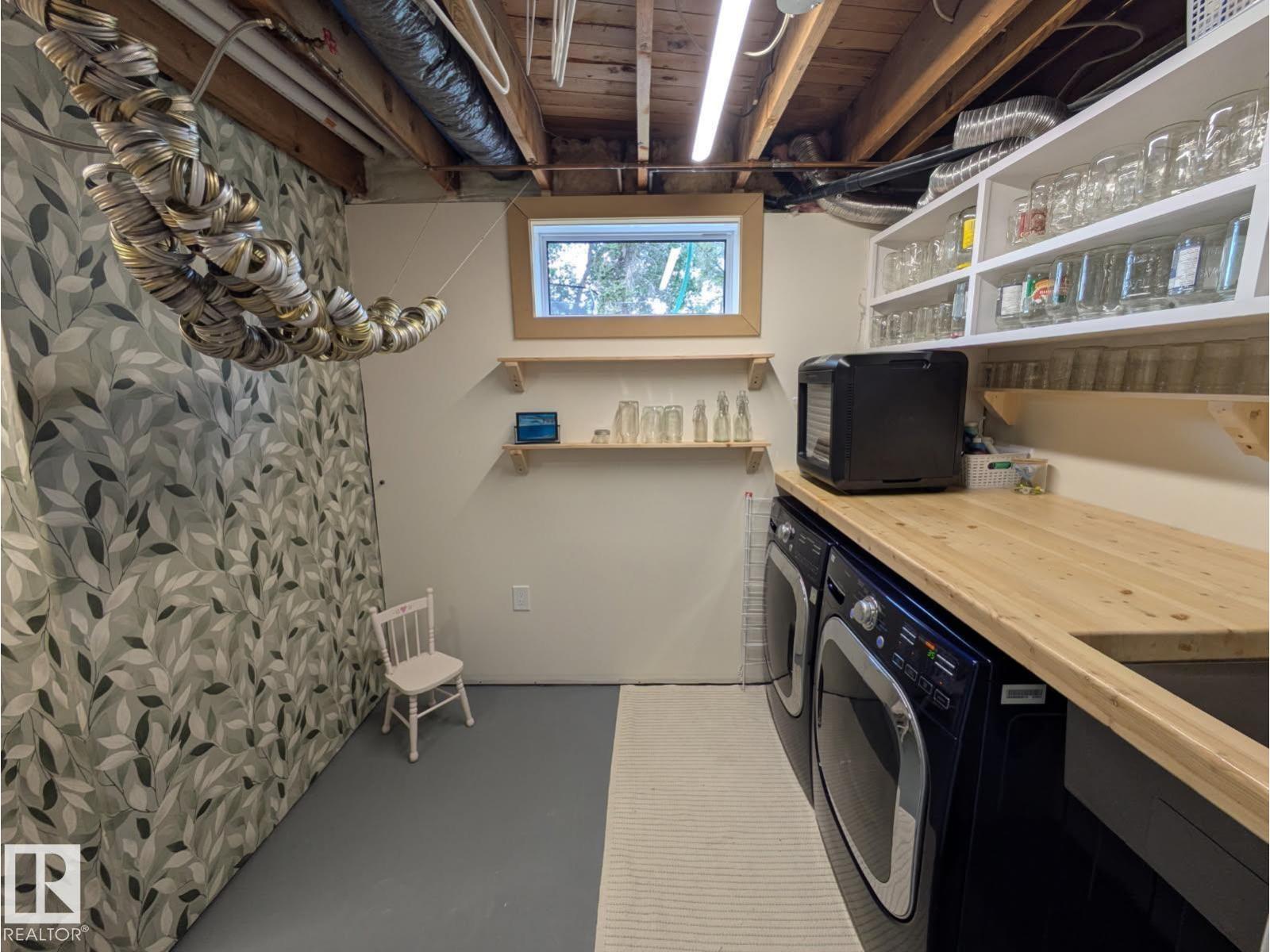4208 89 ST NW - 50