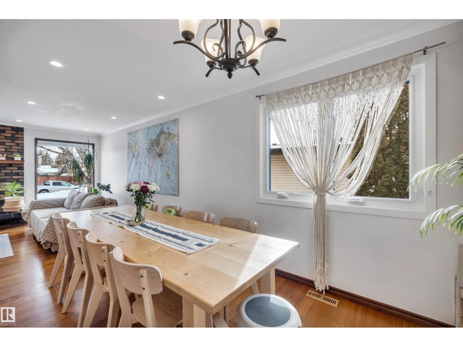 4208 89 ST NW - 19