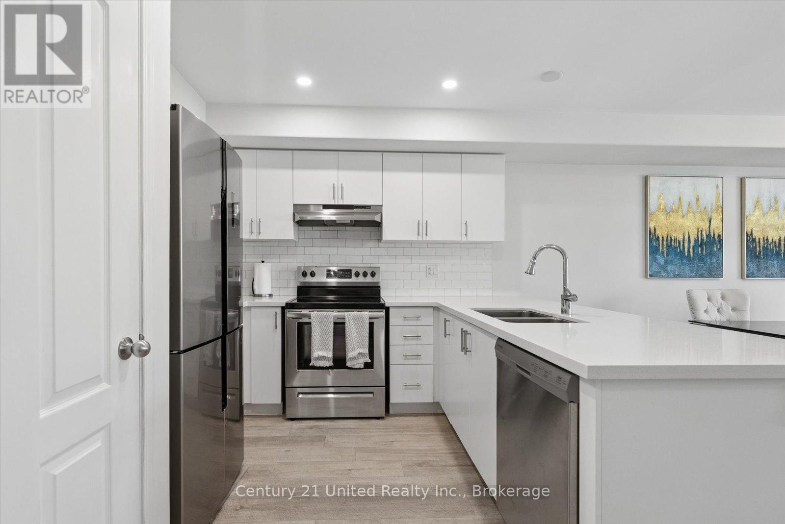 1621 HETHERINGTON DRIVE - 14