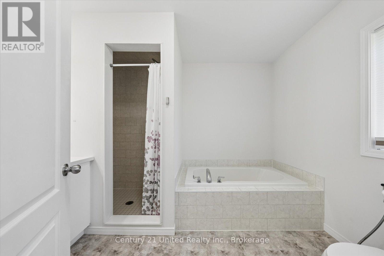 1621 HETHERINGTON DRIVE - 21