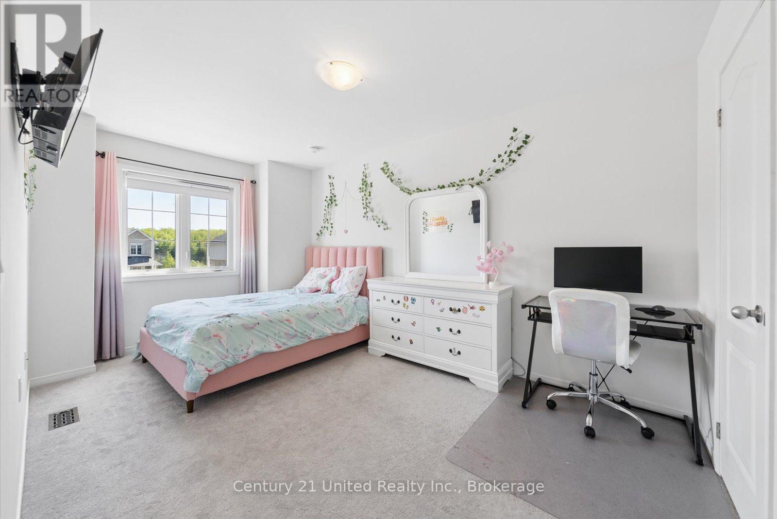 1621 HETHERINGTON DRIVE - 23