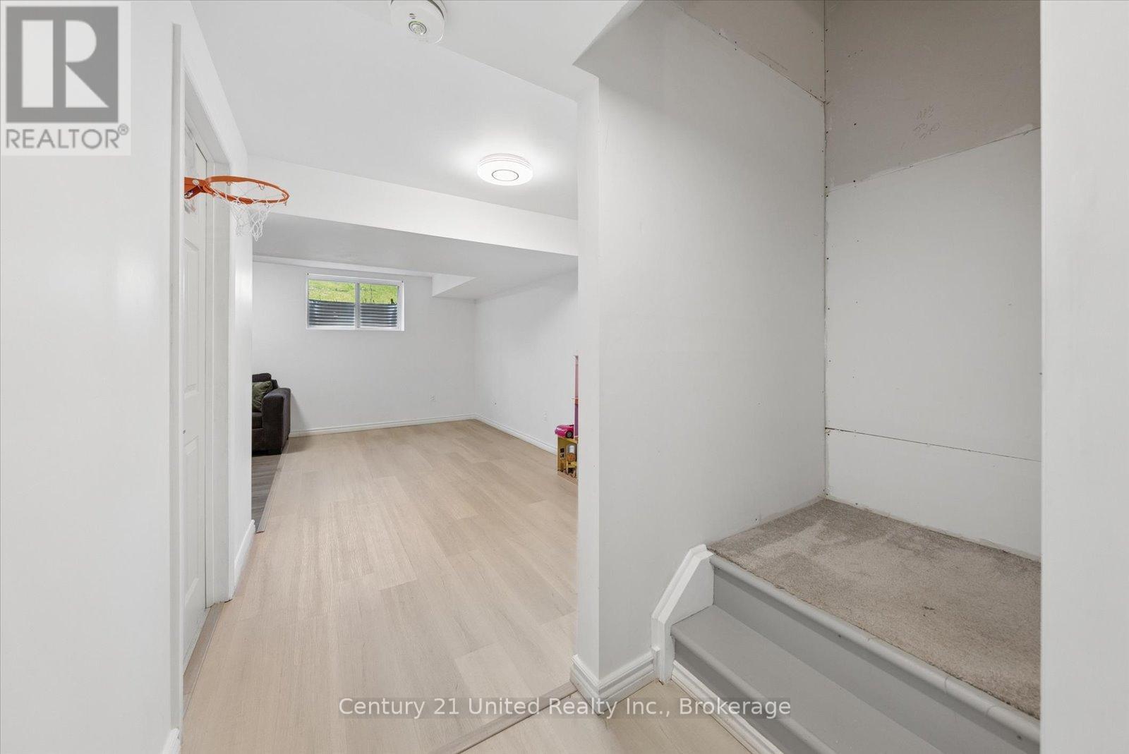 1621 HETHERINGTON DRIVE - 29