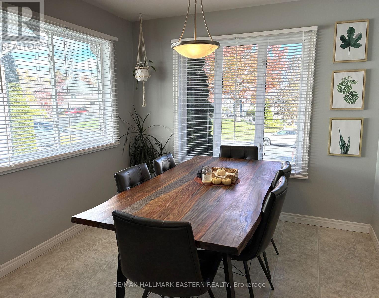 52 BIRCH CRESCENT - 15