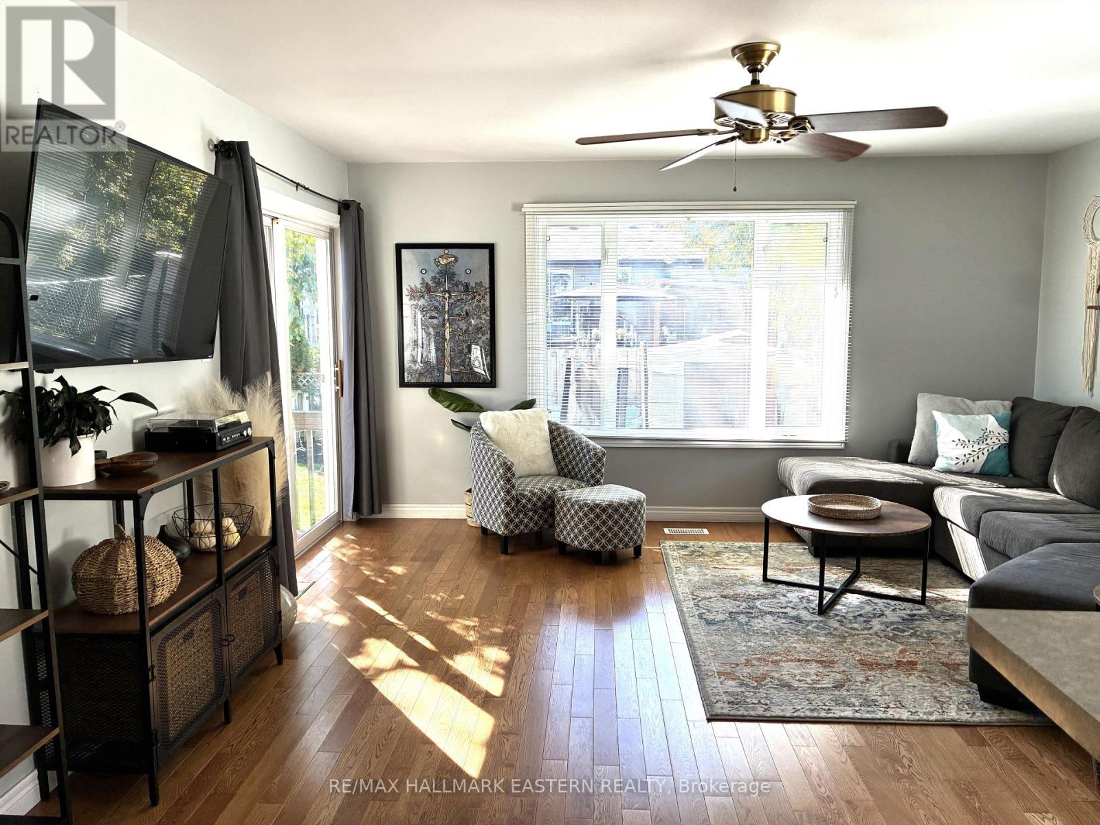 52 BIRCH CRESCENT - 20