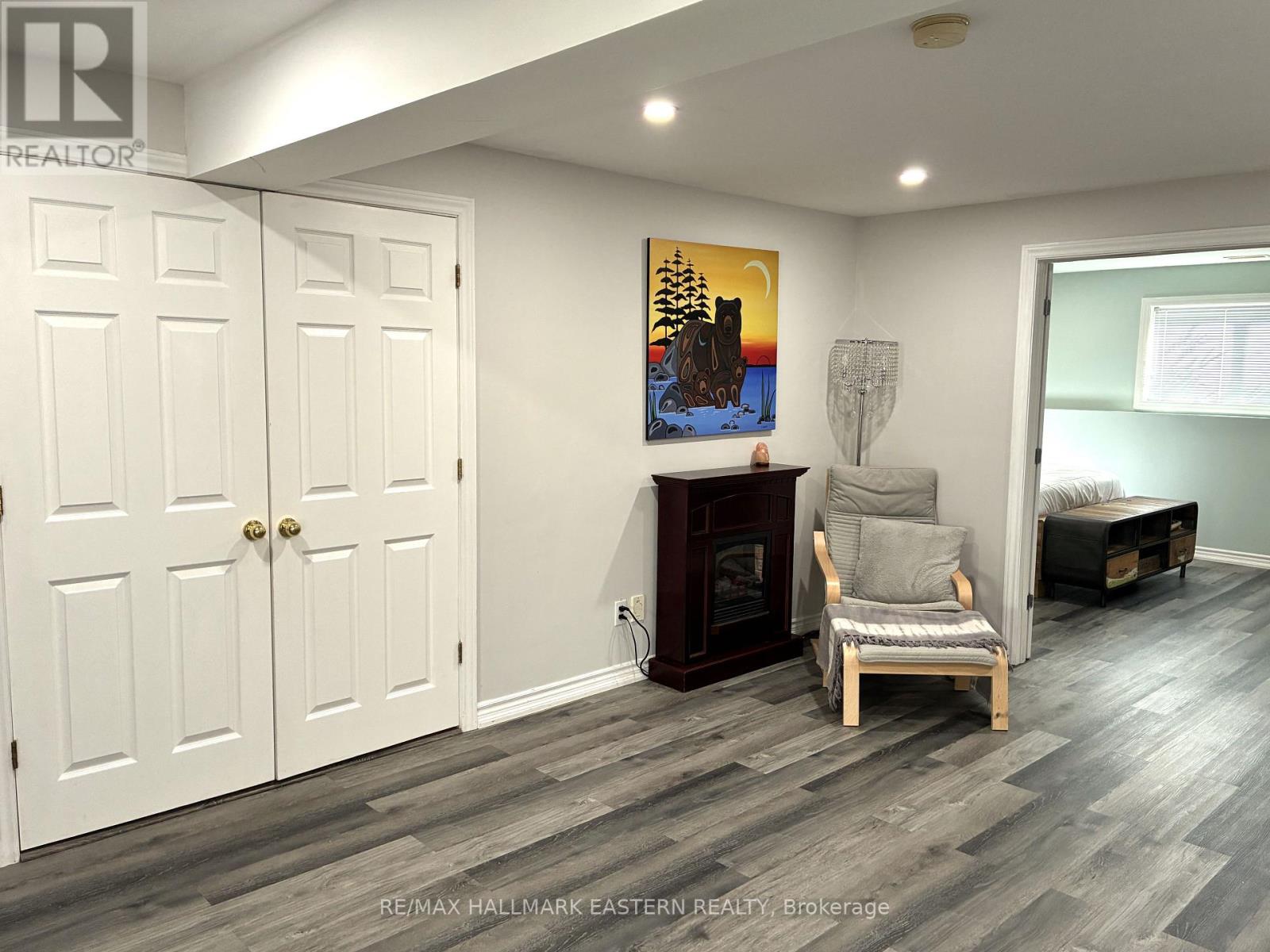 52 BIRCH CRESCENT - 38