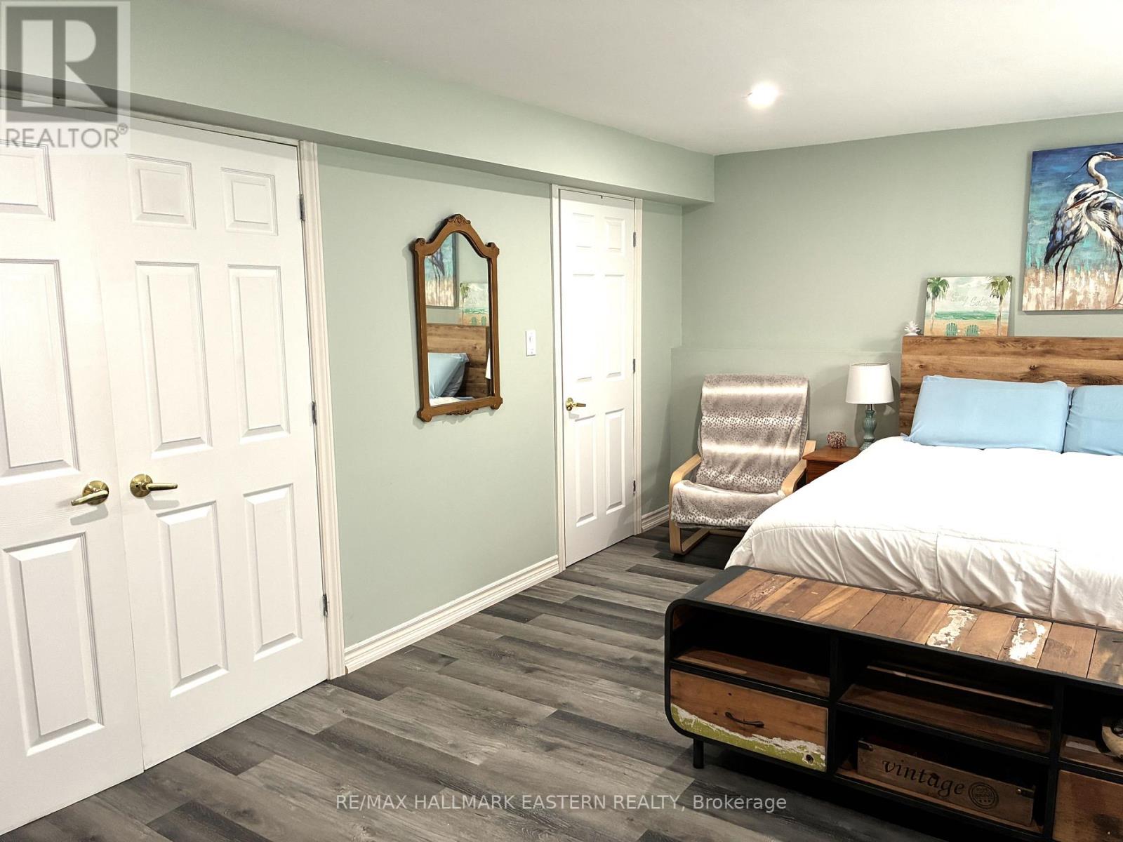 52 BIRCH CRESCENT - 41