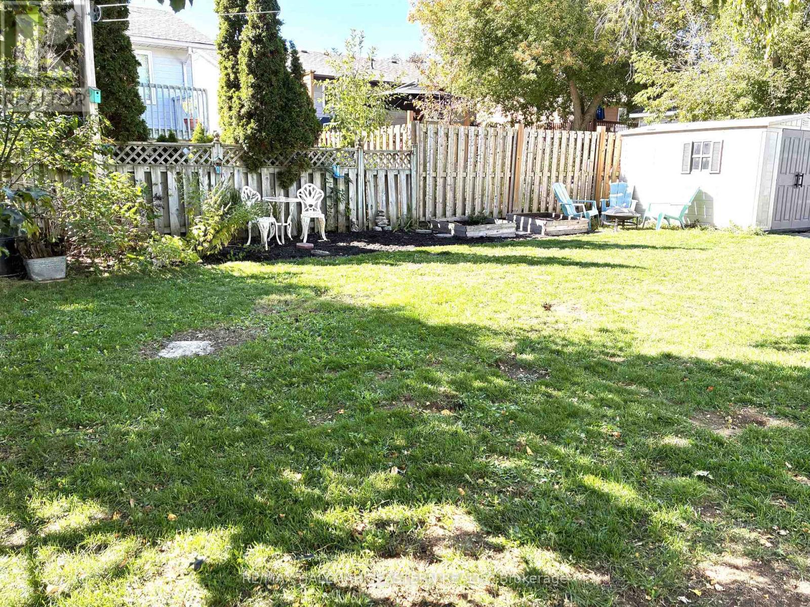 52 BIRCH CRESCENT - 46