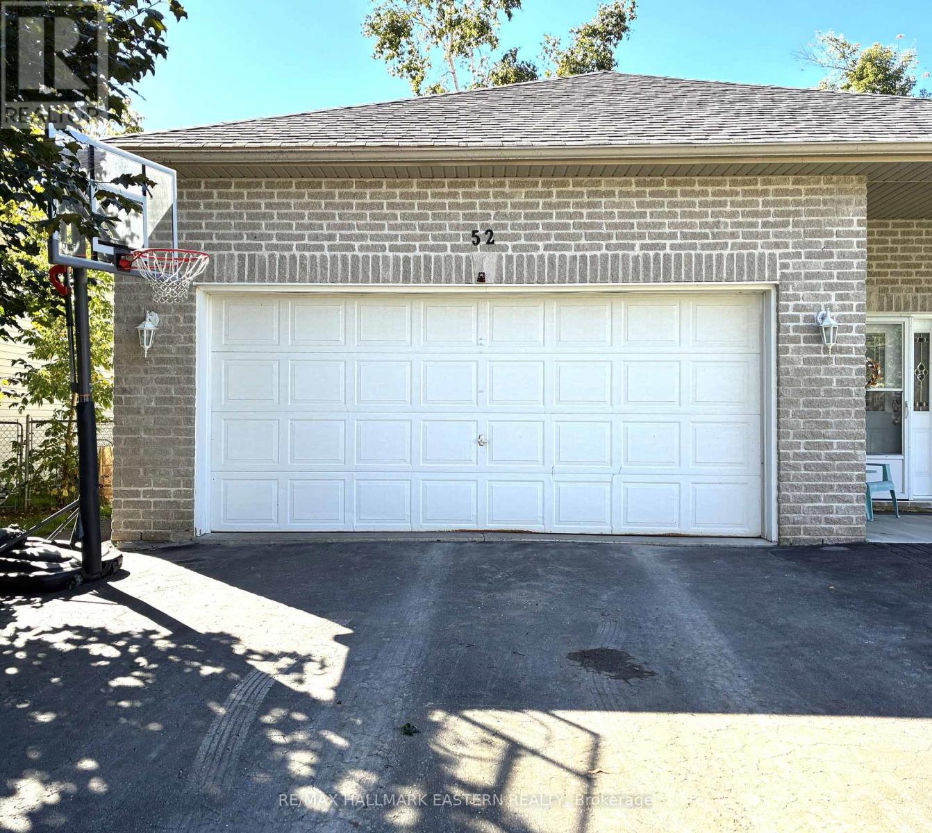 52 BIRCH CRESCENT - 49