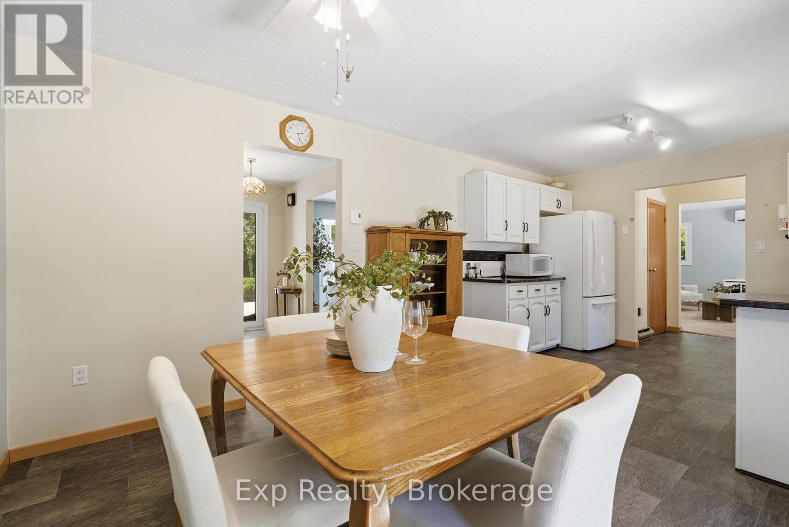 8227 GILMOUR ROAD - 12