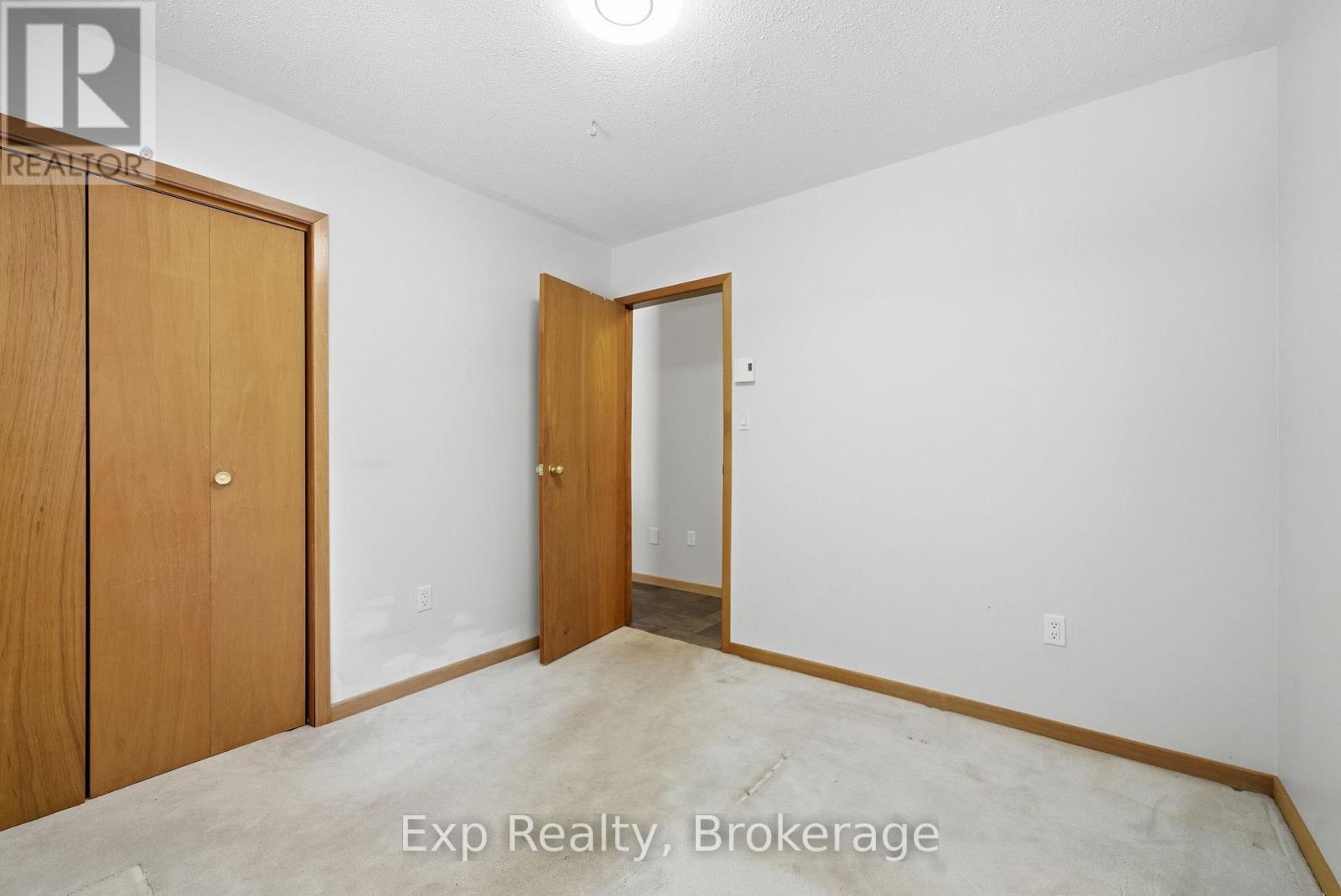 8227 GILMOUR ROAD - 22