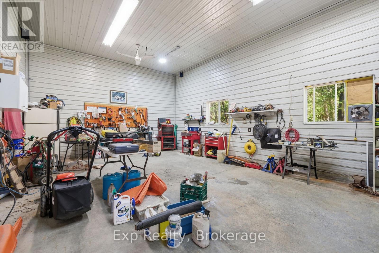 8227 GILMOUR ROAD - 27