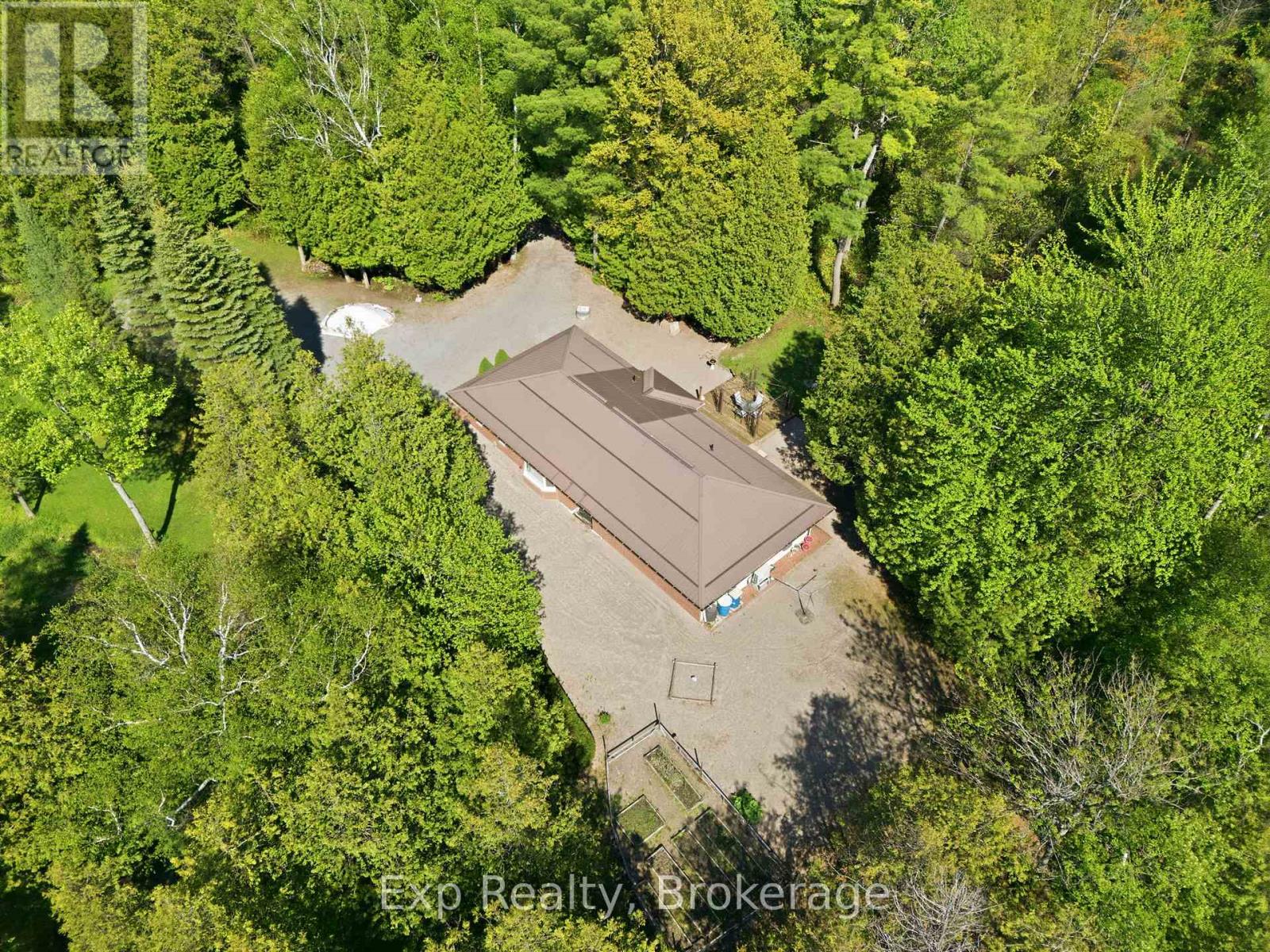 8227 GILMOUR ROAD - 3