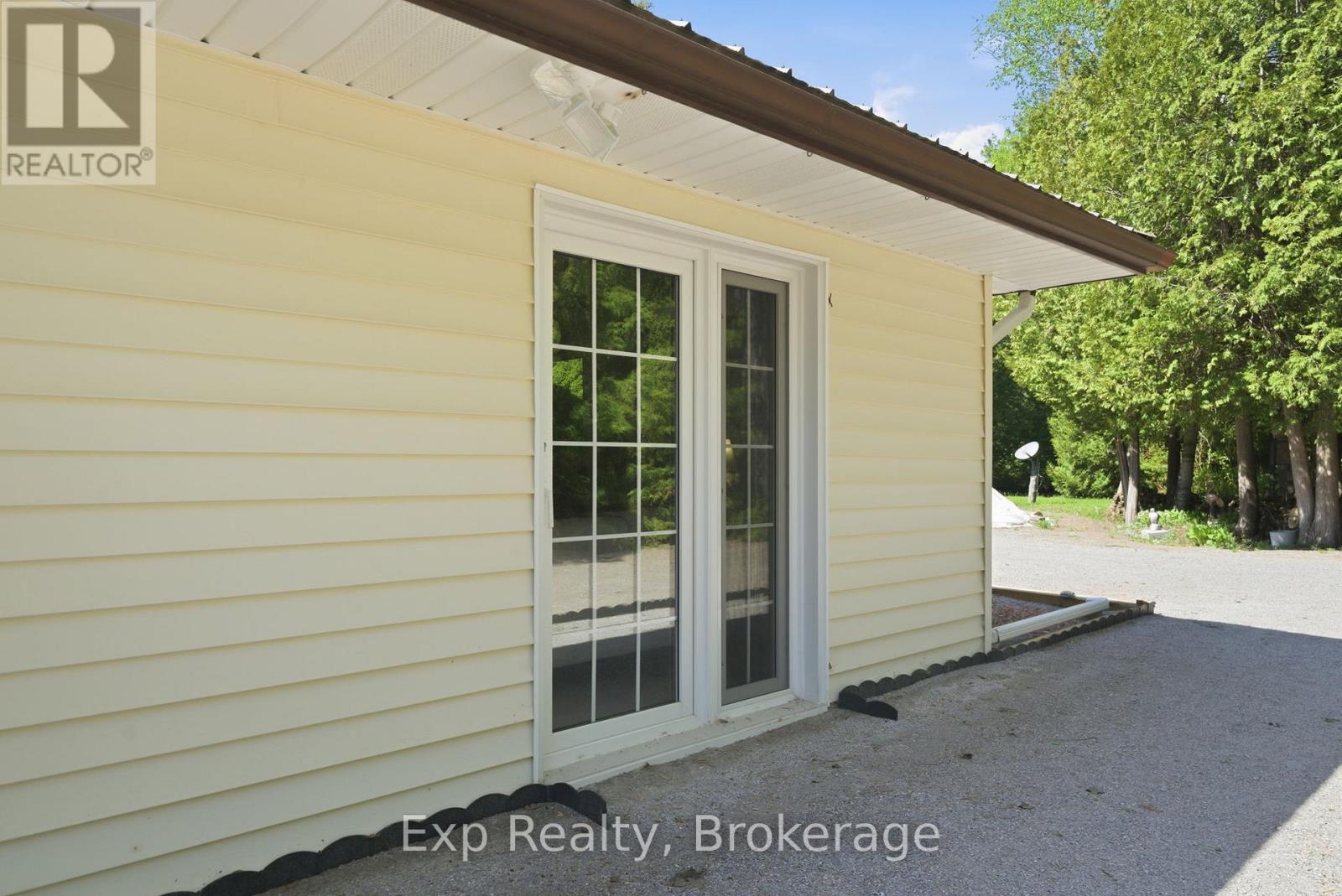8227 GILMOUR ROAD - 4