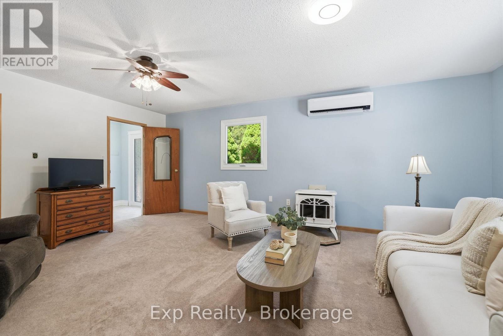 8227 GILMOUR ROAD - 7