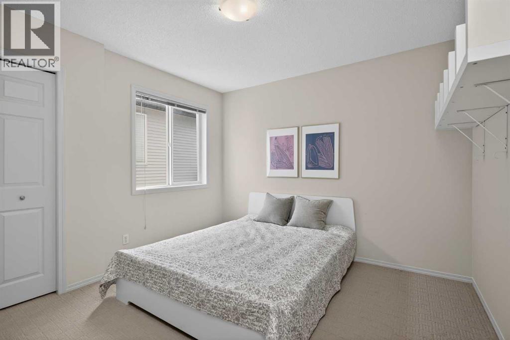 98 Cougarstone Close SW - 33