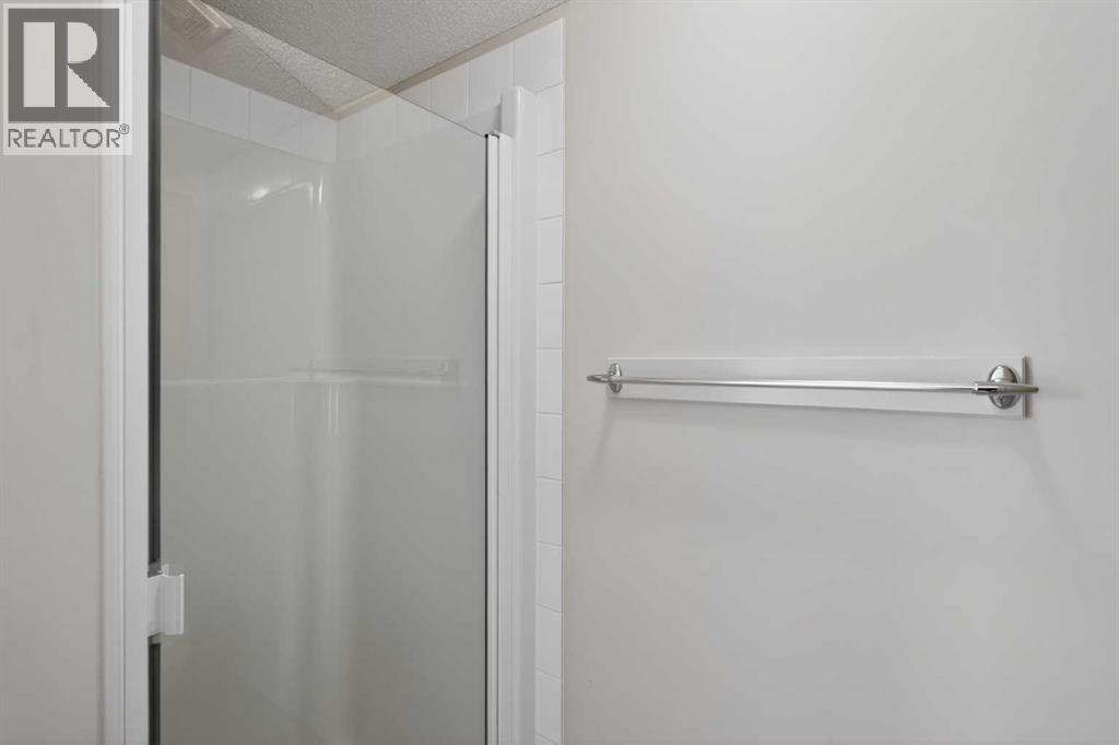 98 Cougarstone Close SW - 29