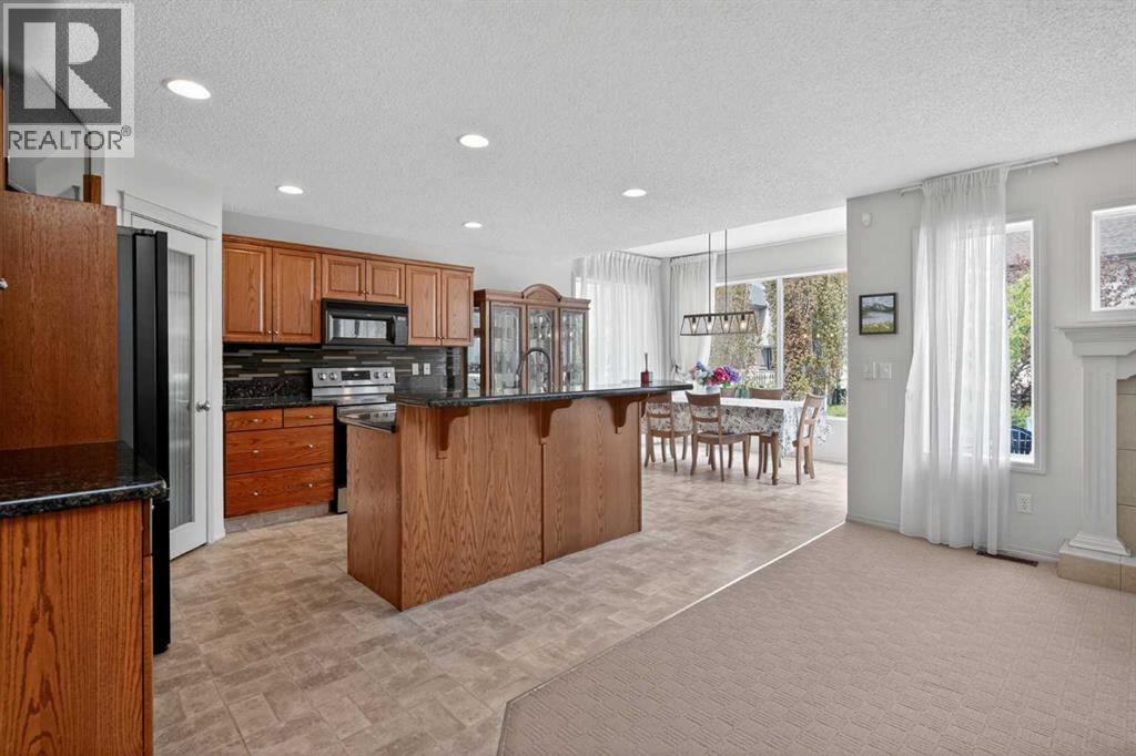 98 Cougarstone Close SW - 9
